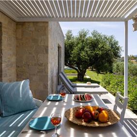 5 bedroom luxury villa with infinity pool, sea views and tennis court near Chania, sleeps 10